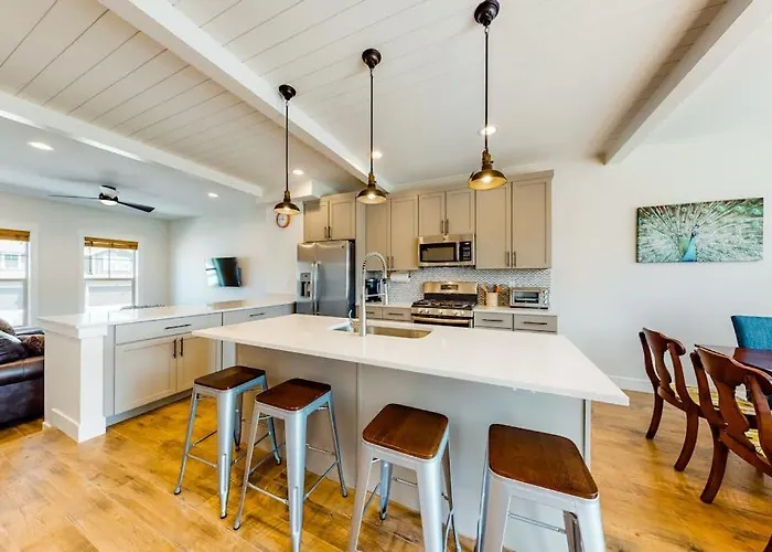 Family-Friendly 3-Story Townhouse With Private Gas Grill Near Park City Mountain